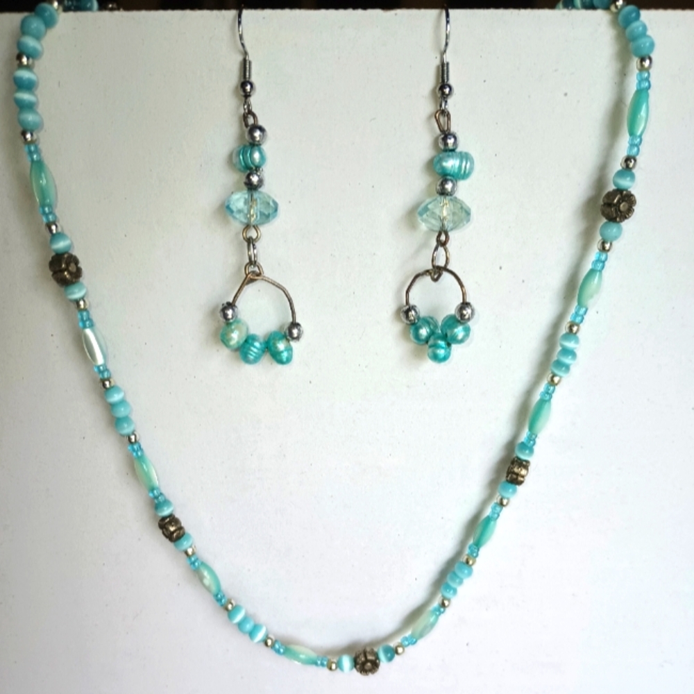 Turquoise necklace and earrings set